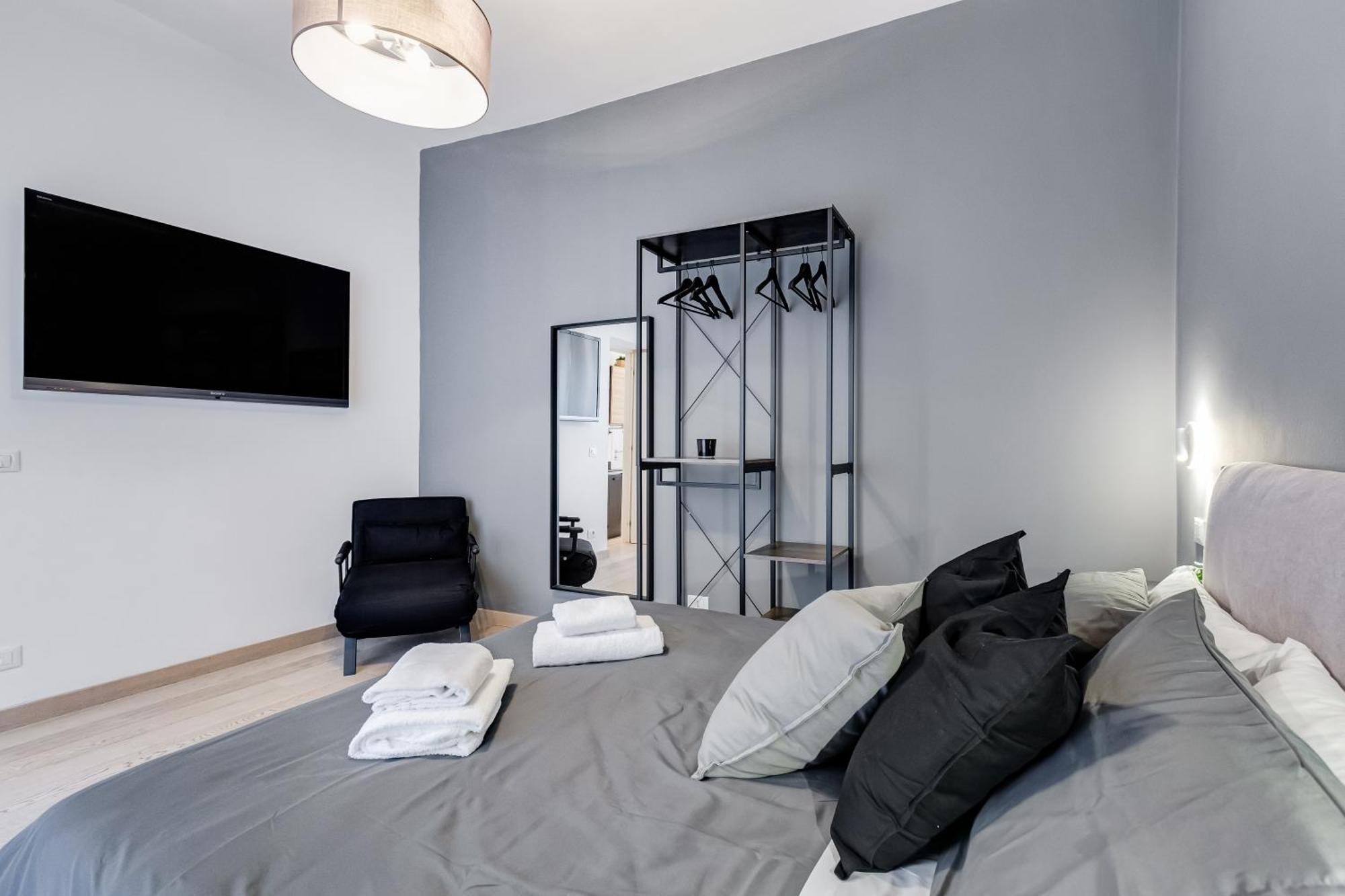 Classy 2-bdr In Termini District Apartment Rom