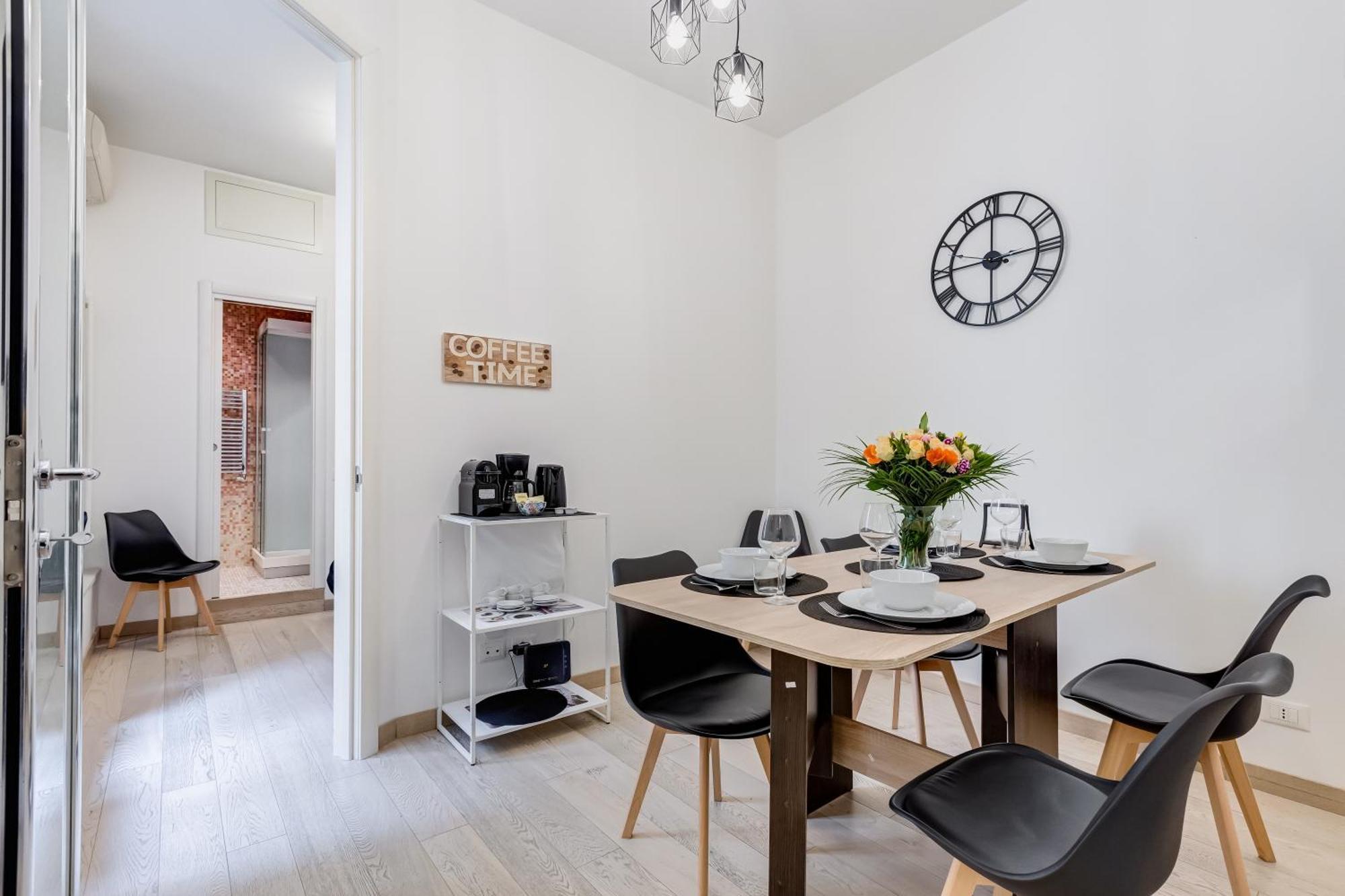 Classy 2-bdr In Termini District Apartment Rom