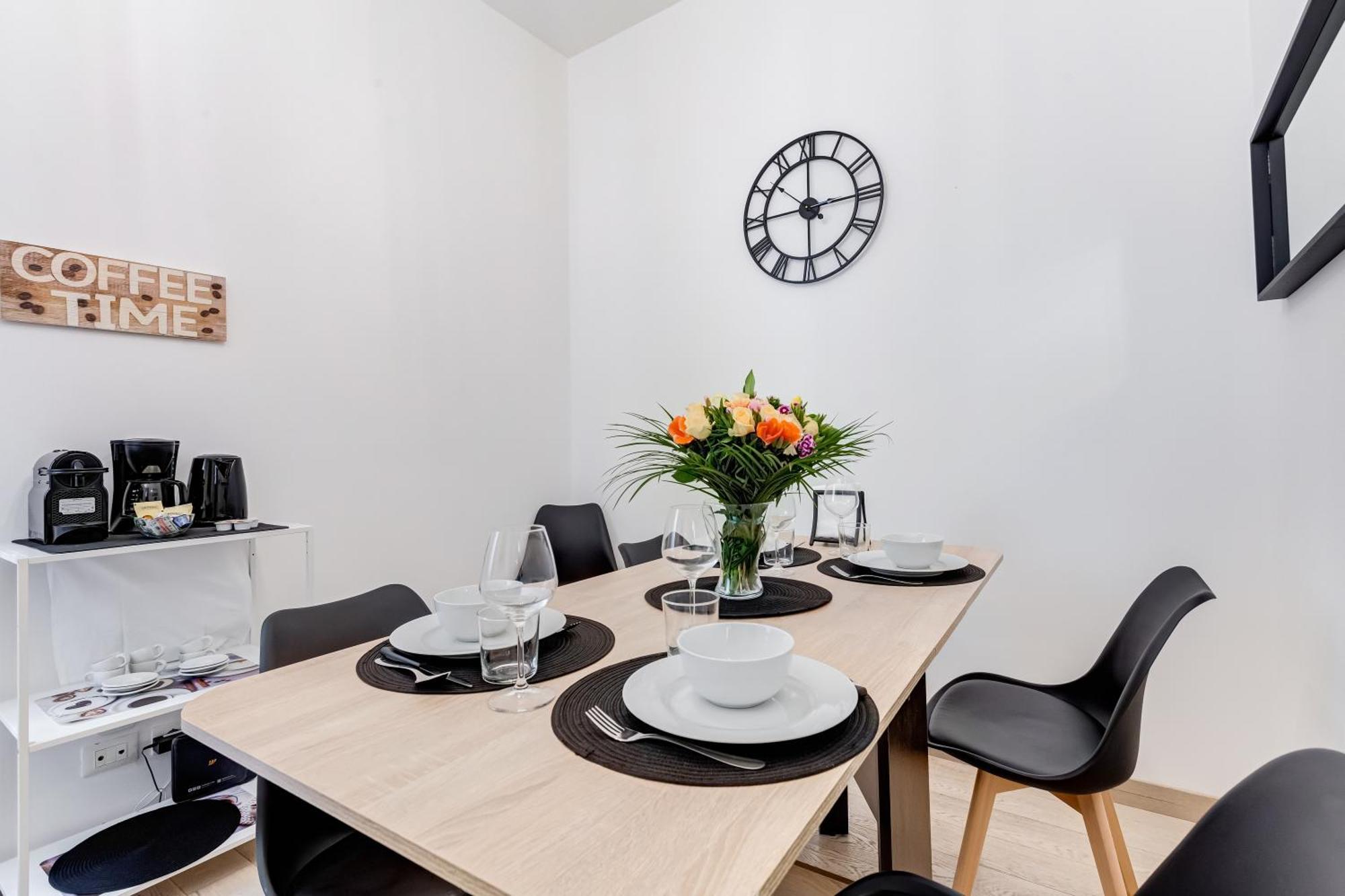 Classy 2-bdr In Termini District * Rom