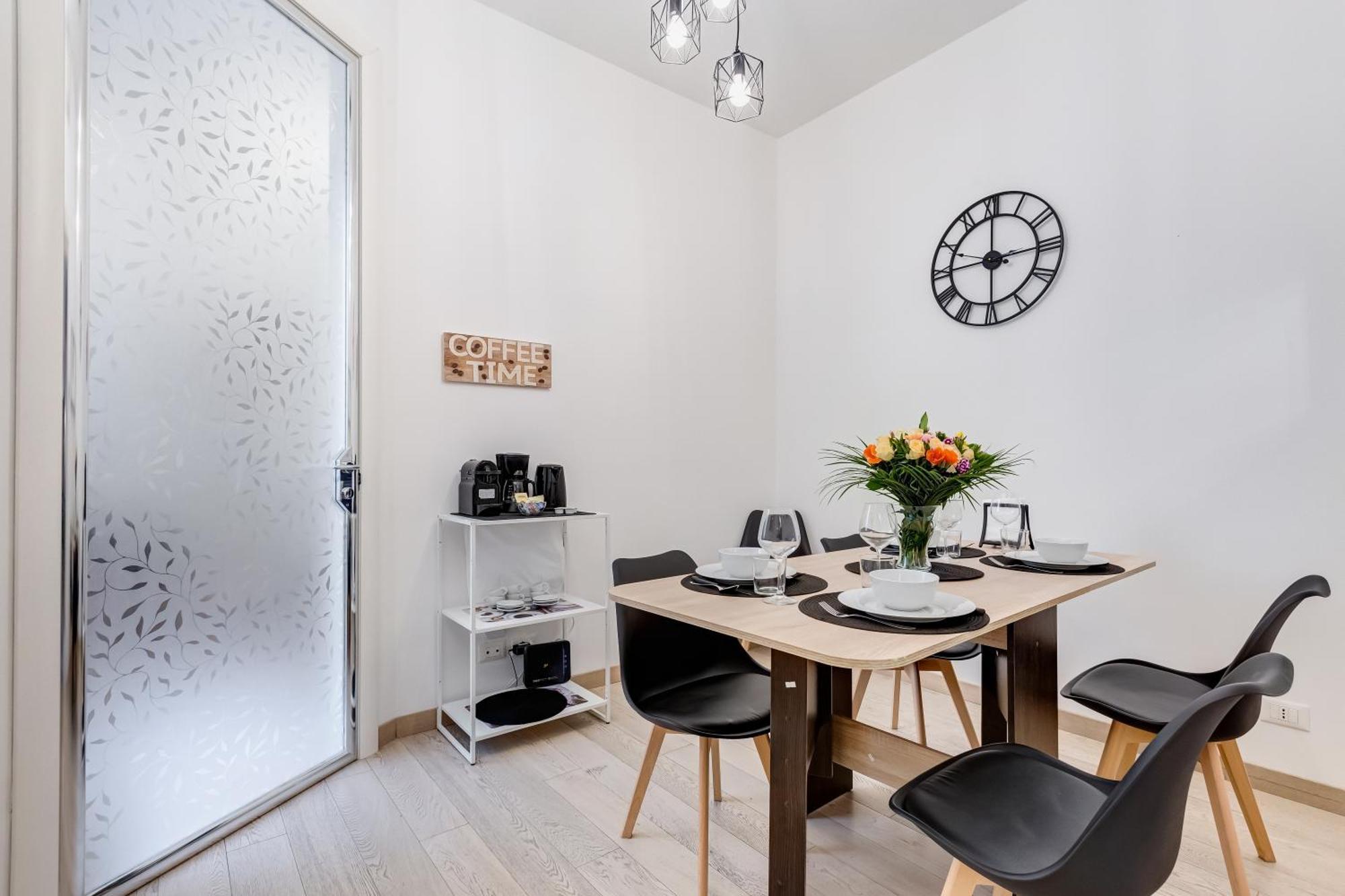 Classy 2-bdr In Termini District * Rom