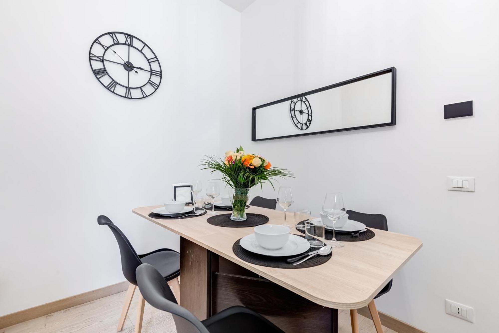 Classy 2-bdr In Termini District * Rom